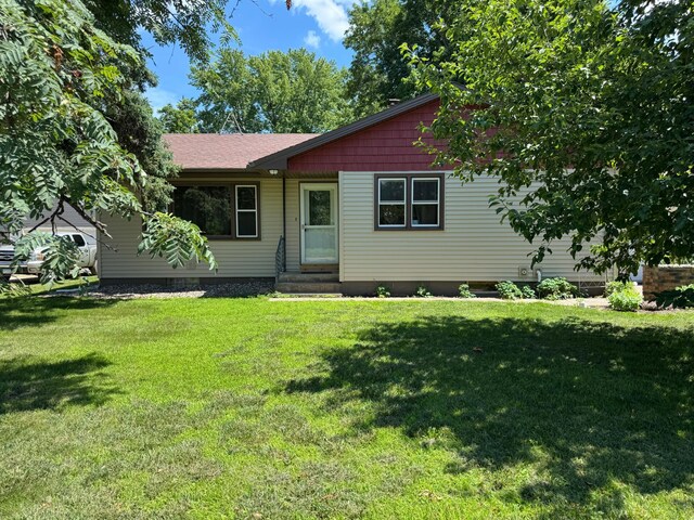 167 Poplar Ave N, Annandale, MN 55302 - view of front of property with a front yard