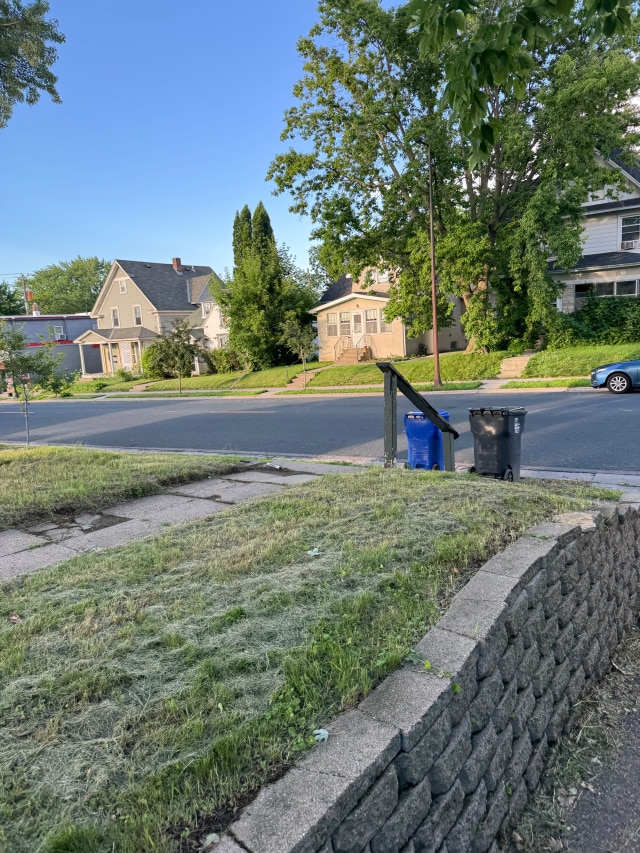 663 Smith Ave S, Saint Paul, MN 55107 - view of yard featuring a residential view