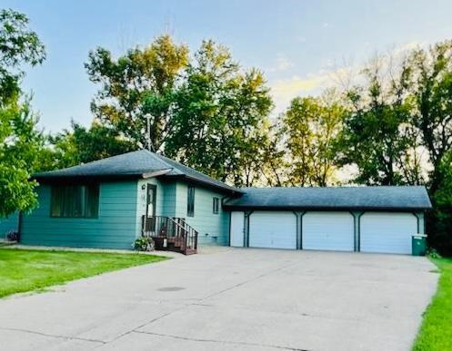 741 Main St, Tracy, MN 56175 - photo 1