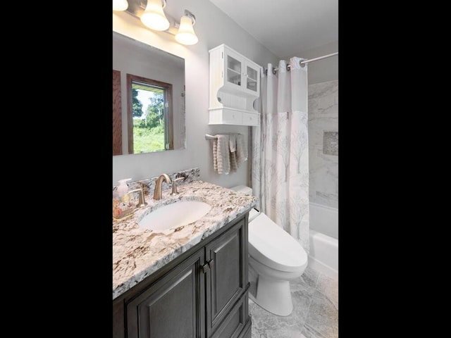 461 Dudley Ave, Shoreview, MN 55126 - full bathroom with vanity and shower / tub combo