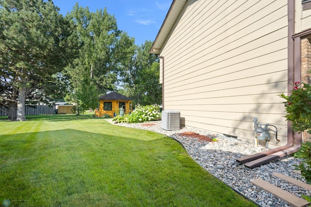 21 35th Ave NE, Fargo, ND 58102 - view of yard with an outbuilding