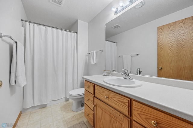 3437 26th Ave S, Fargo, ND 58103 - full bathroom featuring vanity, a textured ceiling, and curtained shower