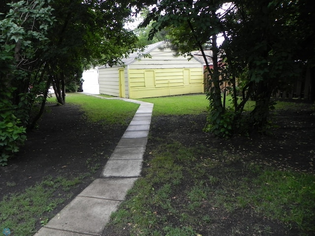 1610 9th St N, Fargo, ND 58102 - view of green lawn