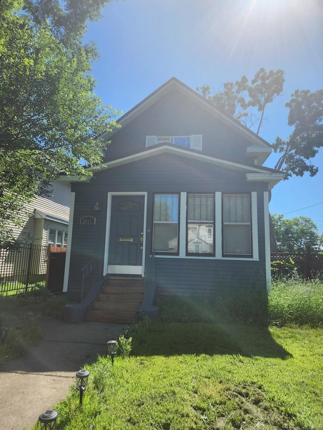 2611 Longfellow Ave, Minneapolis, MN 55407 - bungalow-style home featuring entry steps