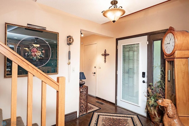 15 Fremont Dr S, Fargo, ND 58103 - entryway with stairs