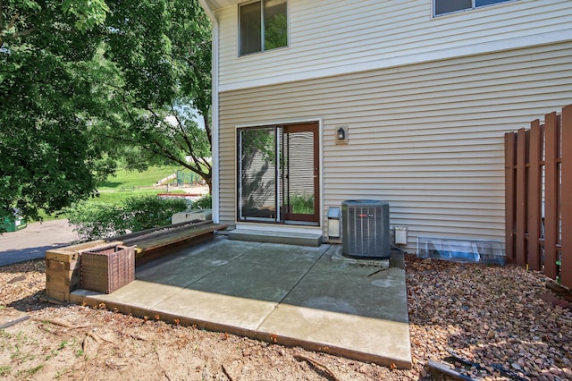 2365 Dorland Ln E, Maplewood, MN 55119 - view of patio / terrace