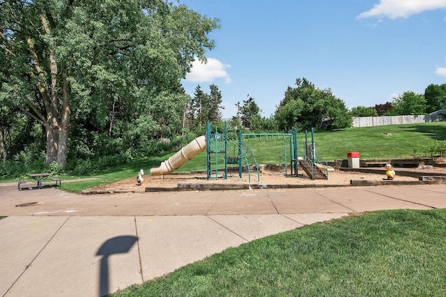 2365 Dorland Ln E, Maplewood, MN 55119 - view of community playground