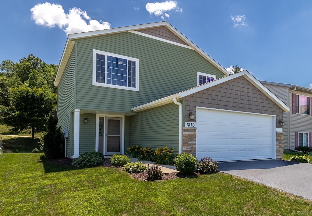 1870 Morning Glory Dr, River Falls, WI 54022 - photo 1