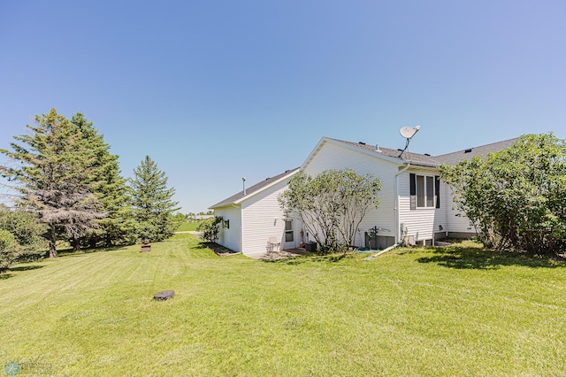17123 Lakeview Ln, Audubon, MN 56511 - view of grassy yard