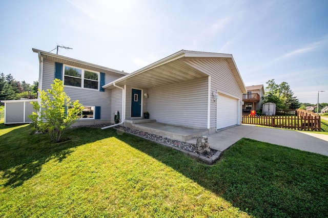 724 50th Ave NW, Rochester, MN 55901 - split level home featuring driveway and an attached garage