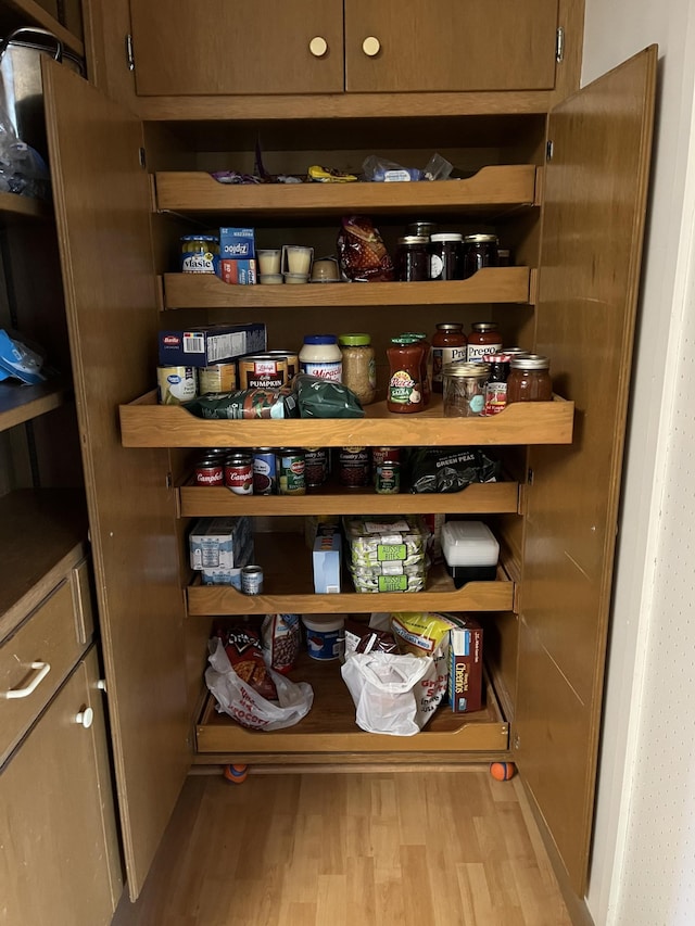 806 Highland Rd, Windom, MN 56101 - view of pantry