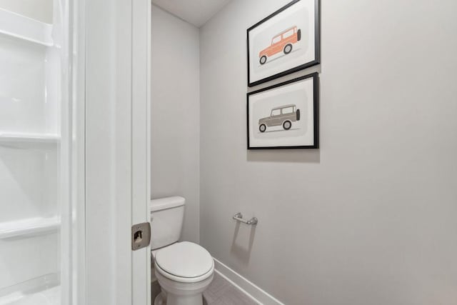 898 Laurel Ct, Chaska, MN 55318 - bathroom with toilet and baseboards