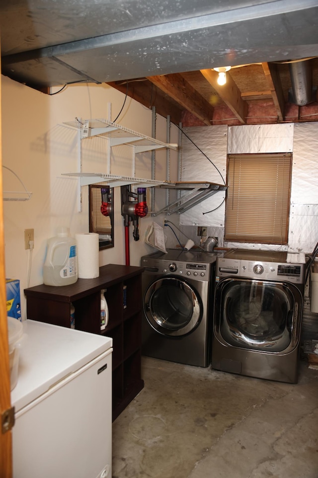 3930 99th Ave NE, Blaine, MN 55014 - laundry room featuring washing machine and clothes dryer