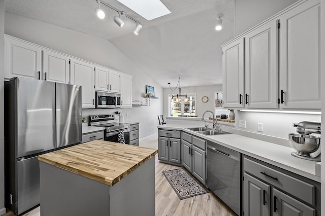 9243 Yorkshire Ln, Brooklyn Park, MN 55443 - photo 8