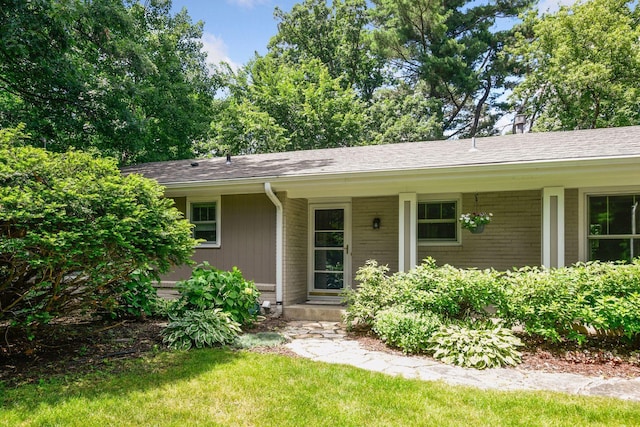 3918 Willmatt Hl, Minnetonka, MN 55305 - ranch-style home featuring a shingled roof and a front lawn