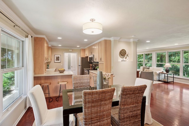 3918 Willmatt Hl, Minnetonka, MN 55305 - dining area with ornamental molding, wood finished floors, and recessed lighting