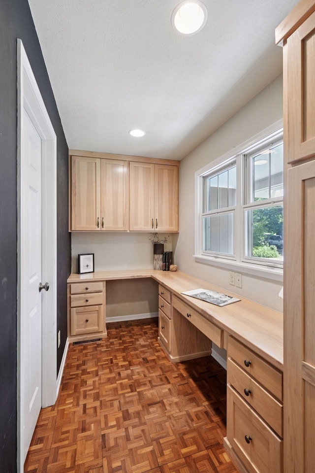 3918 Willmatt Hl, Minnetonka, MN 55305 - unfurnished office featuring built in study area and recessed lighting