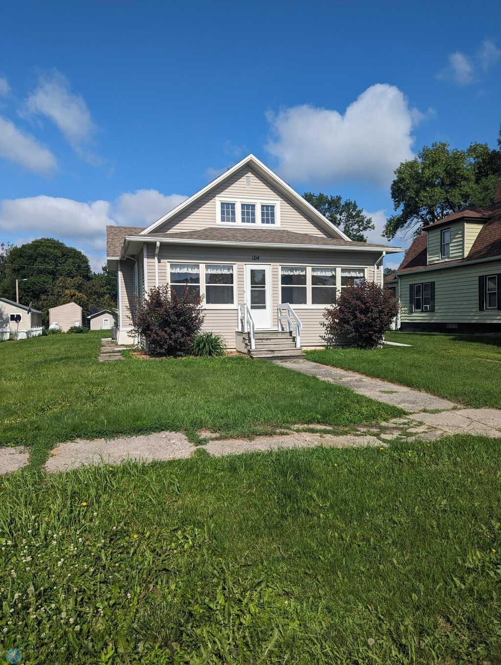 104 Main St, Lisbon, ND 58054 - photo 1