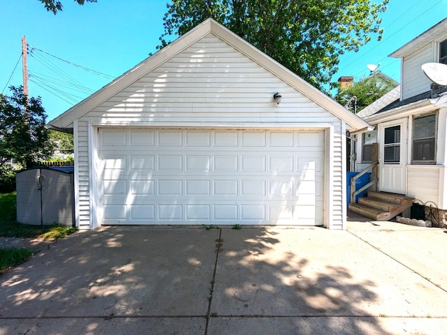 521 Chestnut St, Winona, MN 55987 - view of detached garage