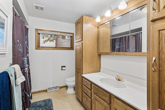 1281 Minnehaha Pkwy, Minneapolis, MN 55419 - full bath with vanity and toilet
