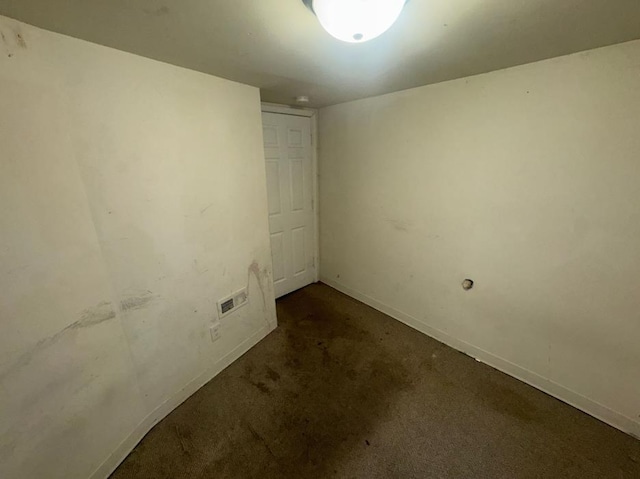 3815 Dupont Ave N, Minneapolis, MN 55412 - unfurnished room with baseboards