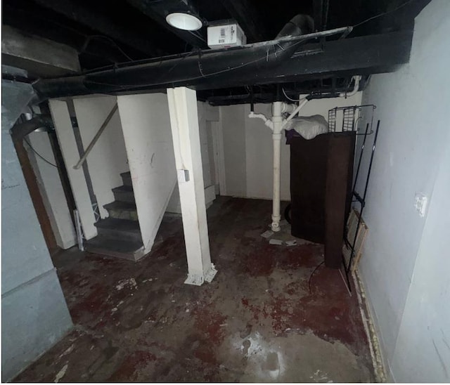 3815 Dupont Ave N, Minneapolis, MN 55412 - unfinished below grade area featuring stairs