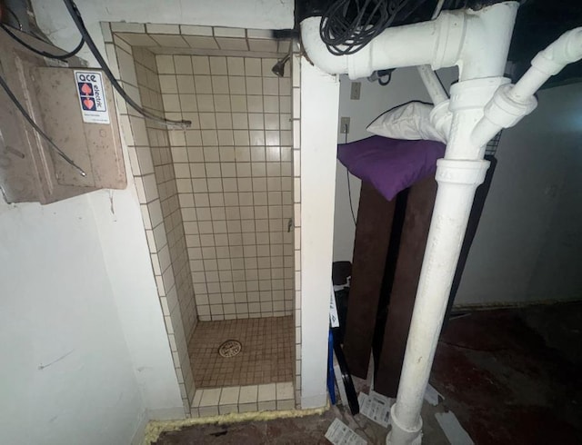 3815 Dupont Ave N, Minneapolis, MN 55412 - full bath with a shower stall