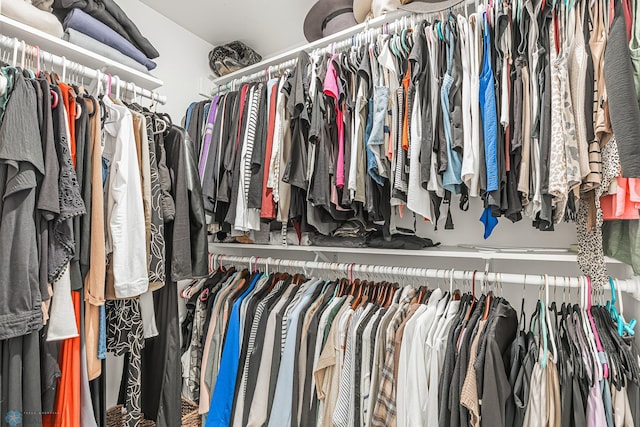 407 6th St NE, Barnesville, MN 56514 - view of walk in closet