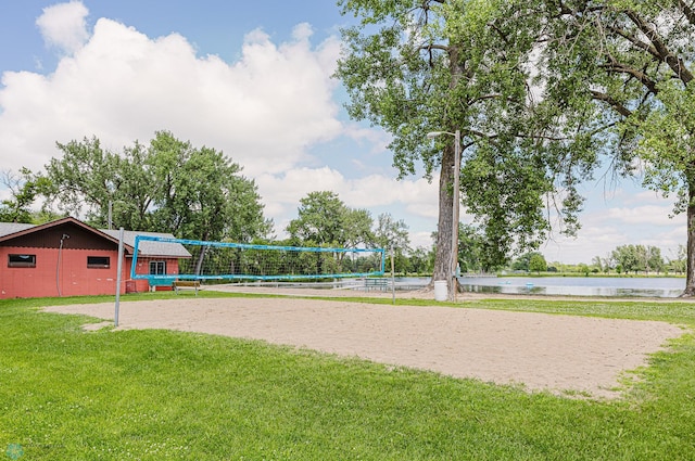 407 6th St NE, Barnesville, MN 56514 - view of home's community with volleyball court, a yard, and a water view