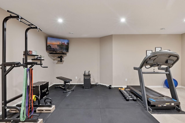 5053 Sunstream Ln, Woodbury, MN 55129 - exercise area with recessed lighting and baseboards