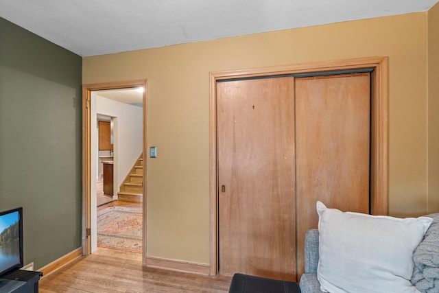1062 Ohio St, West Saint Paul, MN 55118 - bedroom with light wood-style flooring and a closet
