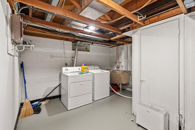 1062 Ohio St, West Saint Paul, MN 55118 - laundry area featuring washing machine and clothes dryer