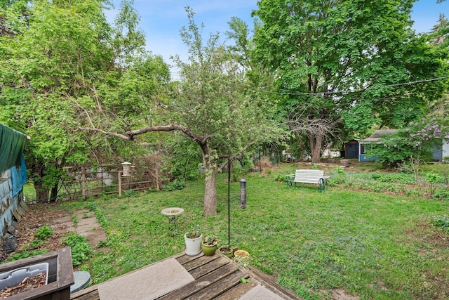1062 Ohio St, West Saint Paul, MN 55118 - view of yard with a storage unit