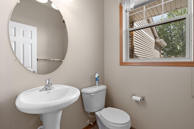 4543 Bloomberg Cir, Inver Grove Heights, MN 55076 - bathroom with toilet and baseboards