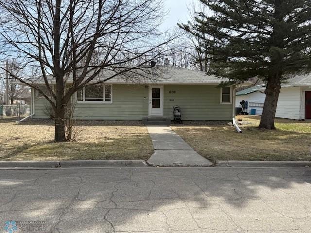 636 Vine St, Breckenridge, MN 56520 - photo 1
