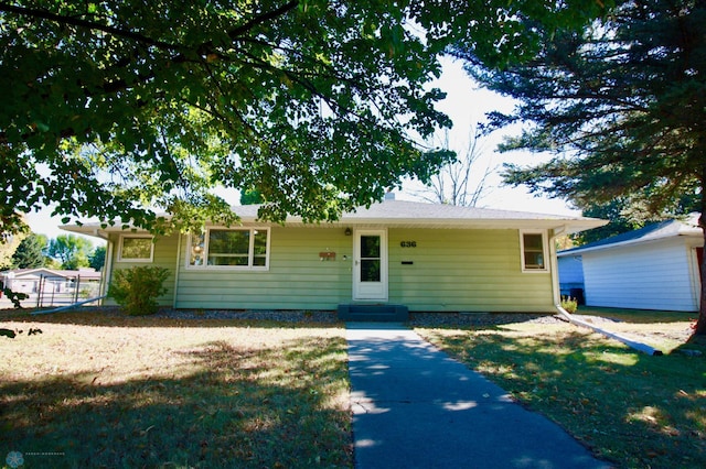 636 Vine St, Breckenridge, MN 56520 - photo 2