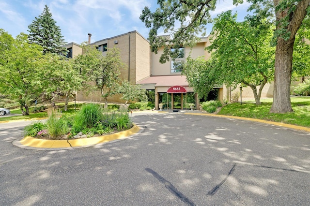 5643 Green Circle Dr Unit 107, Minnetonka, MN 55343 - view of building exterior