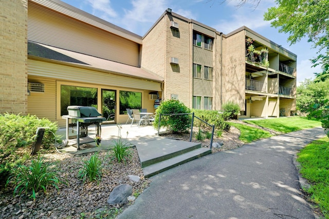 5643 Green Circle Dr Unit 107, Minnetonka, MN 55343 - view of building exterior