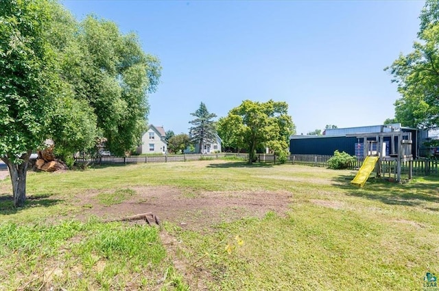 2014 5th St, Superior, WI 54880 - view of yard