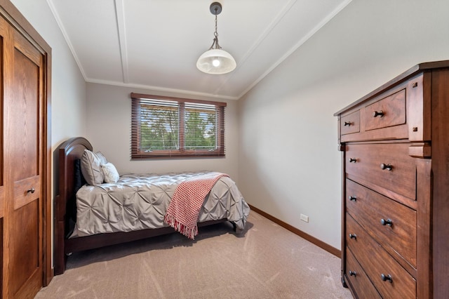3661 Riley Rd, Rice Lake Twp, MN 55803 - bedroom featuring light carpet, vaulted ceiling, and crown molding