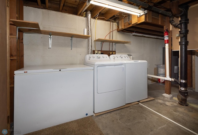 2510 10th St N, Fargo, ND 58102 - washroom featuring independent washer and dryer