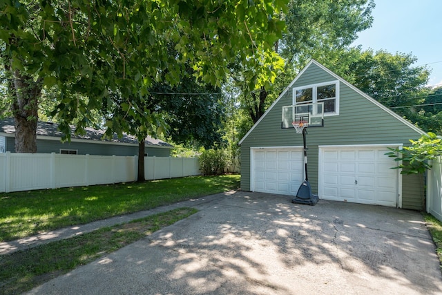433 S Ave, North Mankato, MN 56003 - garage featuring a garage