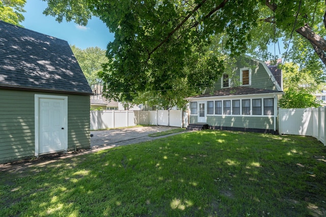 433 S Ave, North Mankato, MN 56003 - fenced backyard with entry steps and a patio