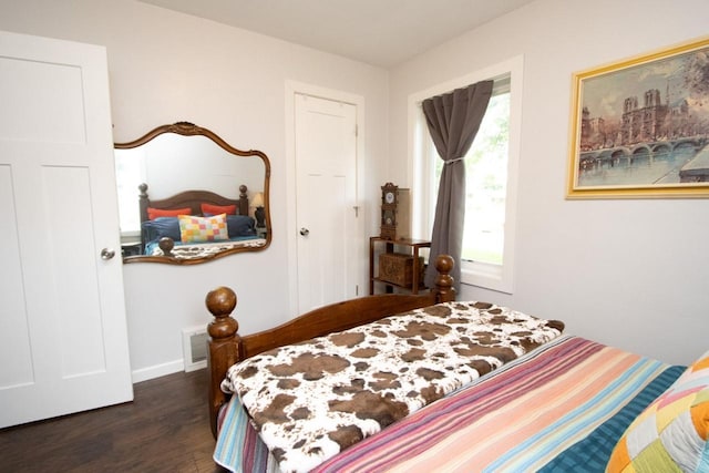 1109 Adams St, Mankato, MN 56001 - bedroom featuring wood finished floors and baseboards