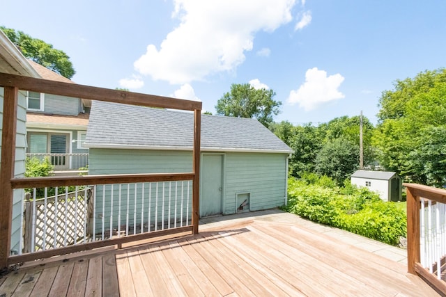 624 Garfield Ave, North Mankato, MN 56003 - wooden terrace with a storage unit