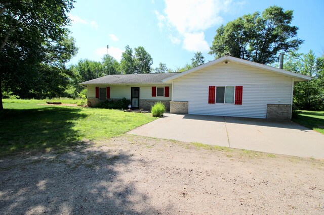 11715 Sorenson Lake Rd, Merrifield, MN 56465 - single story home with driveway and a front yard
