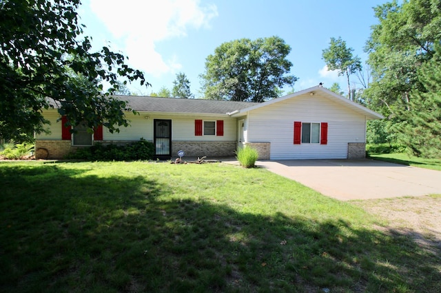 11715 Sorenson Lake Rd, Merrifield, MN 56465 - ranch-style house with brick siding, a front lawn, and driveway