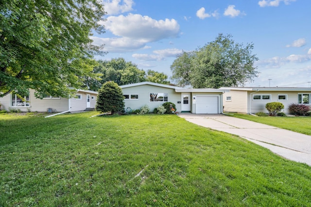 1073 Allen Ave W, Saint Paul, MN 55118 - ranch-style house with a garage, driveway, and a front yard