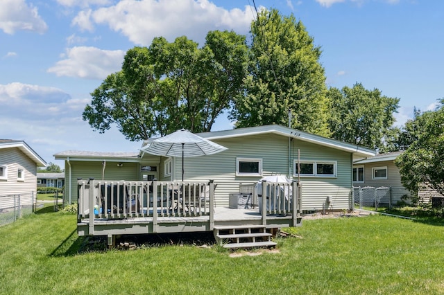 1073 Allen Ave W, Saint Paul, MN 55118 - back of property featuring a wooden deck