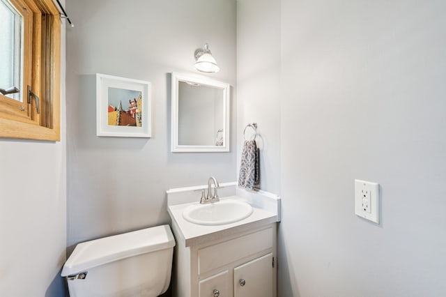 1073 Allen Ave W, Saint Paul, MN 55118 - bathroom with toilet and vanity